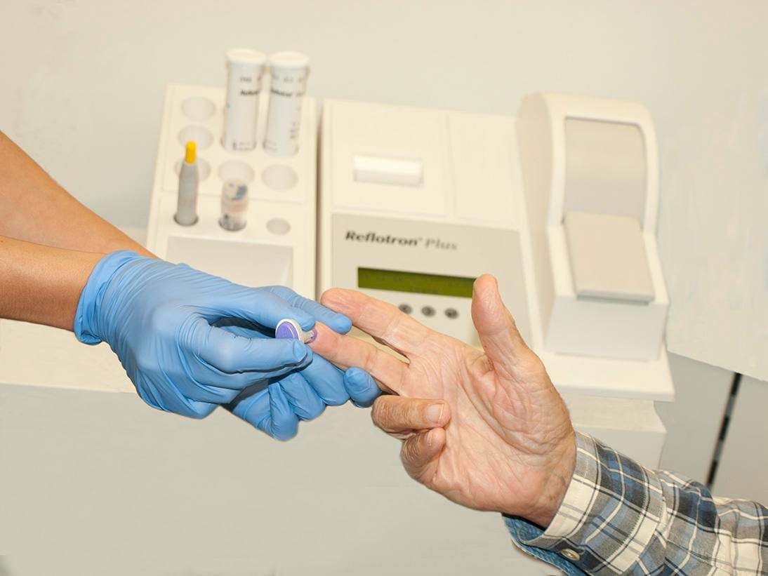 Medición de salud en Farmacia Frau